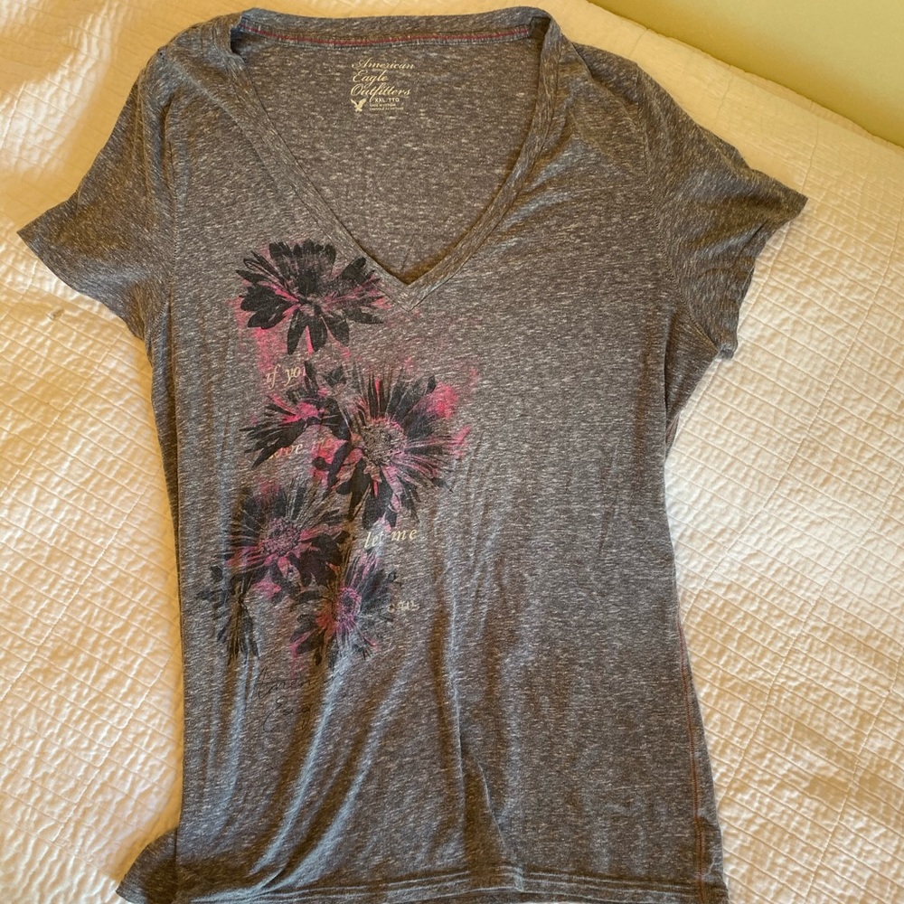 American Eagle T-shirt Grey with pink flowers XXL